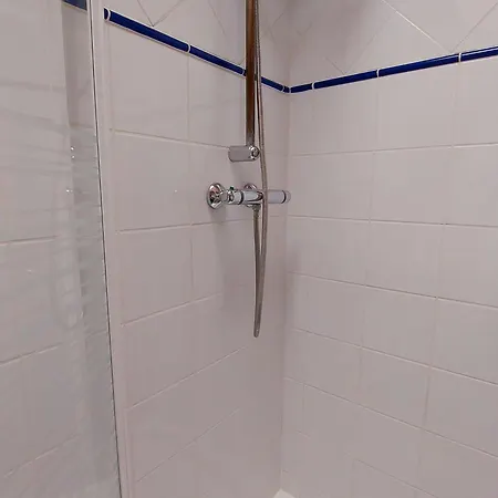 Familiale Avec 2 Chambres, Petit-dejeuner Inclus, Salon Privatif, Proche Laval Et Chateau-gontier - Fr-1-600-215 *