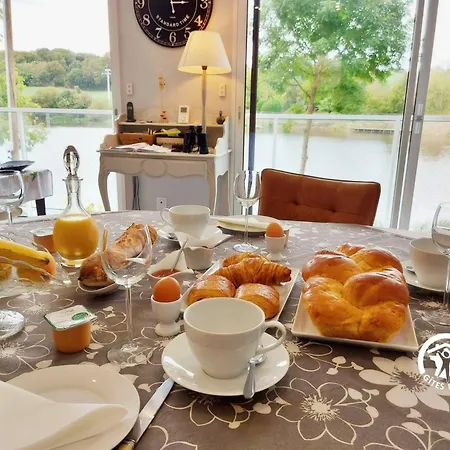 Familiale Avec 2 Chambres, Petit-dejeuner Inclus, Salon Privatif, Proche Laval Et Chateau-gontier - Fr-1-600-215